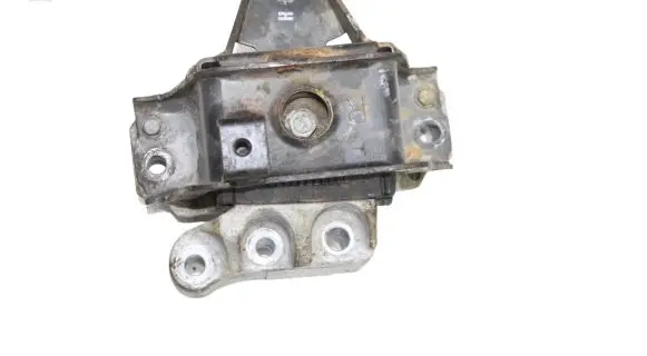 Mitsubishi Outlander Engine mount bracket