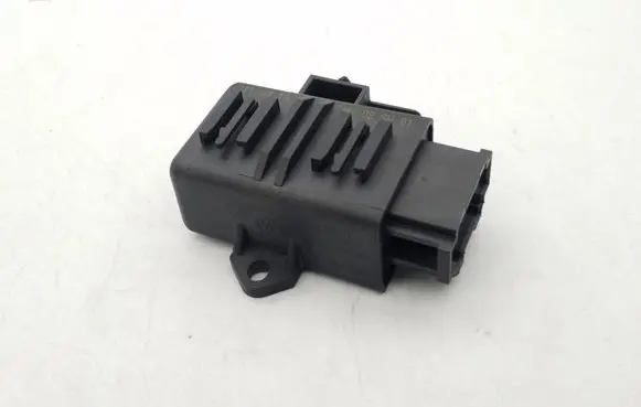Volkswagen Tiguan Seat heating relay 1K0959772