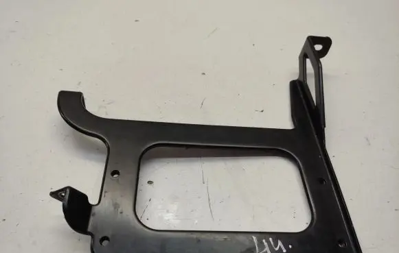 Mercedes-Benz ML W164 Engine control unit holder 