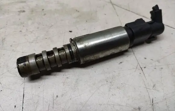 Audi A8 S8 D4 4H Camshaft vanos timing valve 06E109257J