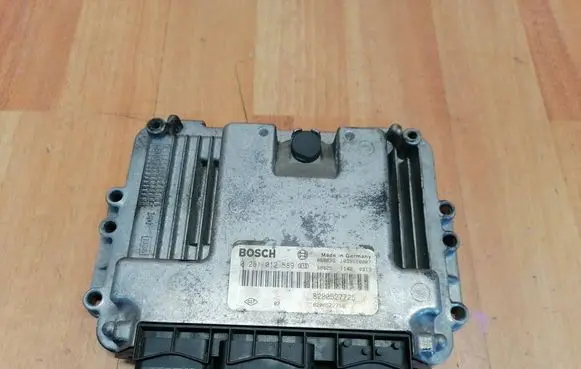 Renault Scenic II - Grand scenic II Engine control unit/module 0281012589 8200527725 8200527756