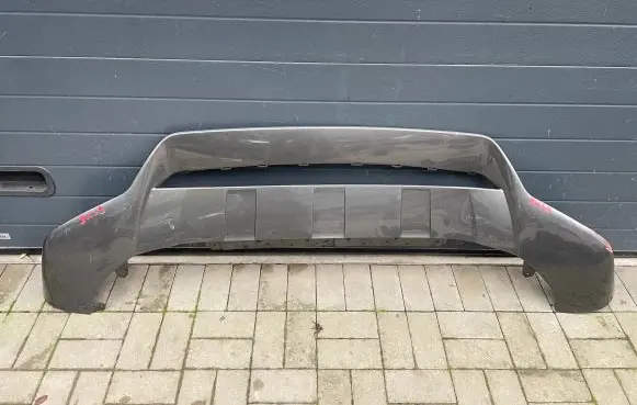 Front bumper lip