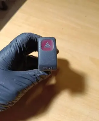 Volkswagen Golf III Hazard light switch 191953235