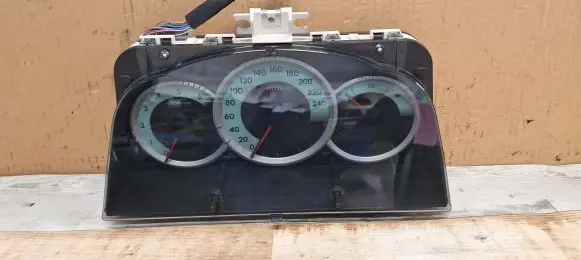 Toyota Corolla Verso AR10 Speedometer (instrument cluster) 838000F091