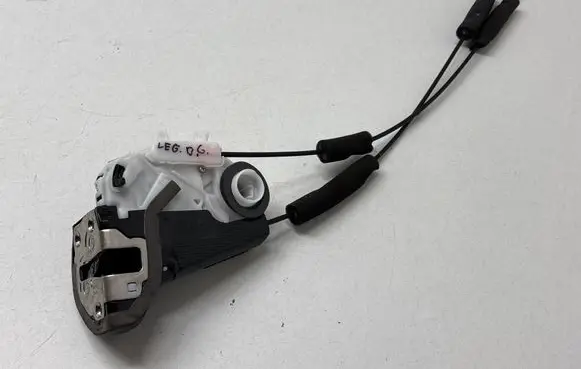 Subaru Legacy Rear door lock 16014310 9032622