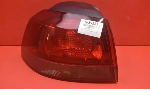 Volkswagen Golf Plus Rear/tail lights 5K0945095M