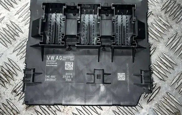 Volkswagen PASSAT B7 Comfort/convenience module 3AA937087C