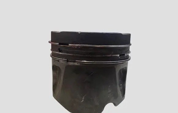 Opel Astra J Piston
