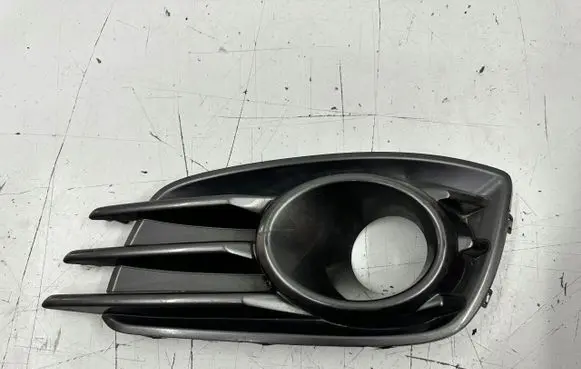 Suzuki Swift II Front fog light trim/grill 7176170L 71761-70L