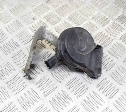 Volkswagen PASSAT B7 Horn signal A046522 3AA951182