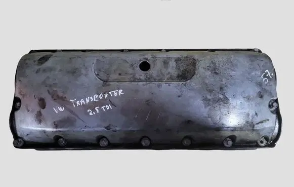 Volkswagen Touareg I Rocker cam cover 07Z103469
