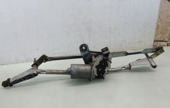 Volvo S60 Front wiper linkage and motor 8624239