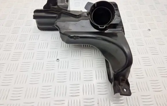 Peugeot 5008 II Intake resonator 9810920880 70078W01