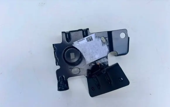 Ford Turneo Courier Fender mounting bracket 2005432