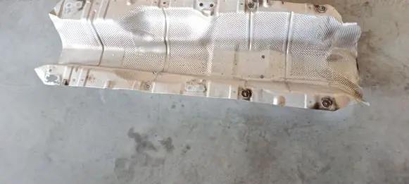 Volkswagen Touran II Heat shield in engine bay 1T0825671