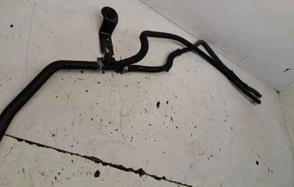 Toyota Auris E180 Engine coolant pipe/hose 922592