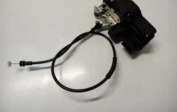 Tesla Model S Front door lock 6008912-00-C