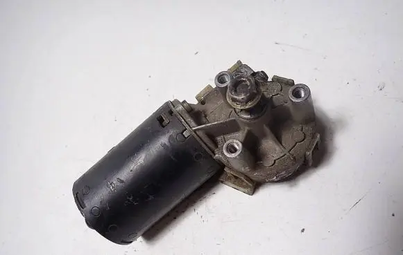 Volkswagen PASSAT B4 Wiper motor 0390241108