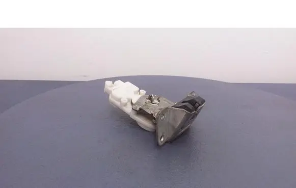 Mitsubishi Grandis Tailgate/trunk/boot lock/catch/latch 06Y17