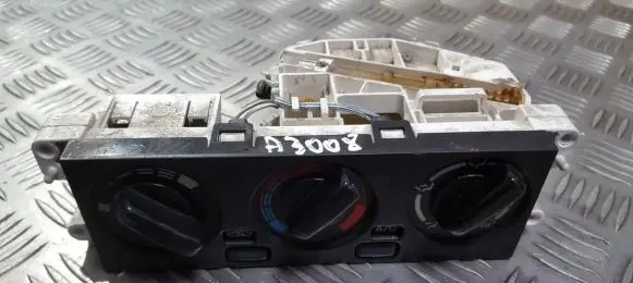 Nissan Almera Climate control unit