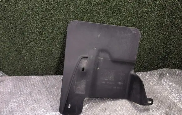 Renault Master III Front mudguard 638500003R