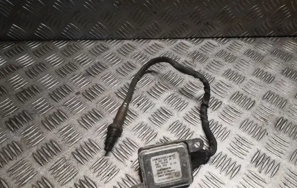 Mercedes-Benz E W212 Lambda probe sensor 0009053403 A0009053403