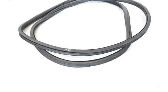 Porsche Cayenne (92A) Rubber seal front coupe door 