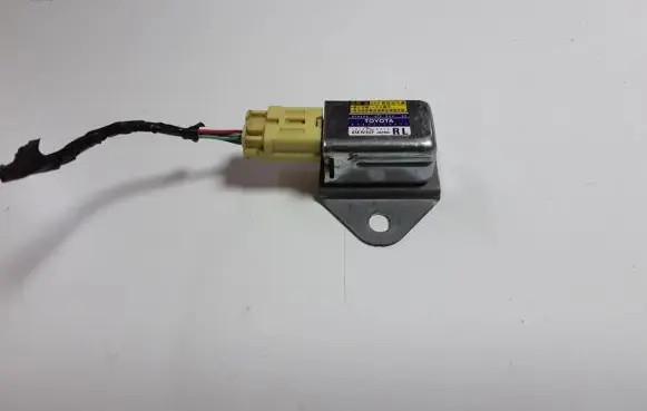 Toyota Land Cruiser (J120) Airbag deployment crash/impact sensor 8983360010