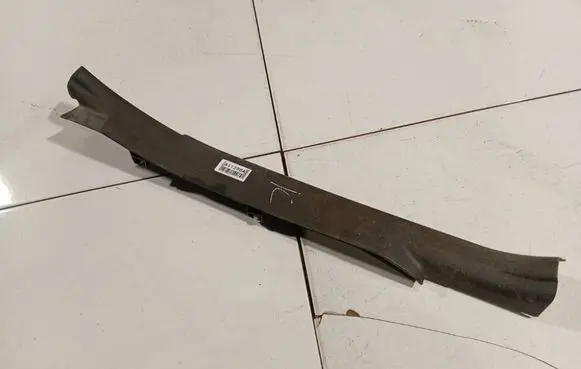 Toyota Corolla Verso AR10 Rear sill trim cover 679180F010