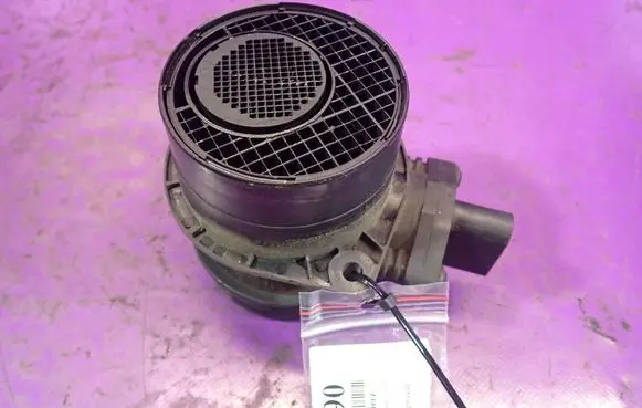 Audi A4 S4 B7 8E 8H Mass air flow meter 