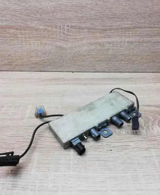 BMW 5 E39 Aerial antenna amplifier 8378090