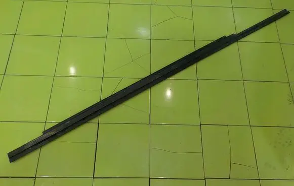 Lancia Beta Side skirt front trim 