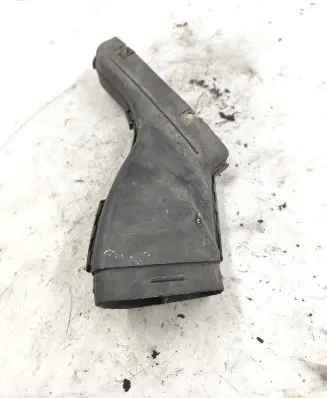 Audi A4 S4 B5 8D Air intake duct part 058129617D