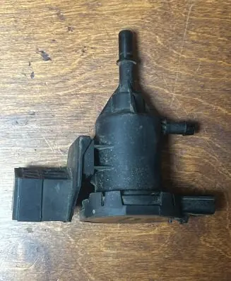 Mercedes-Benz E W213 Vacuum valve A0014760532 2102A