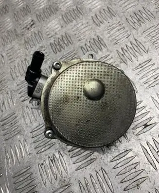 Audi A4 S4 B6 8E 8H Vacuum pump 057145100K