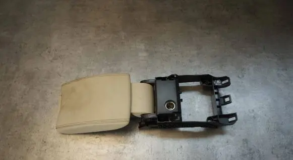 Volvo V60 Armrest 39867048