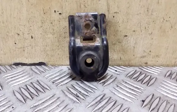 Subaru Outback Radiator mount bracket