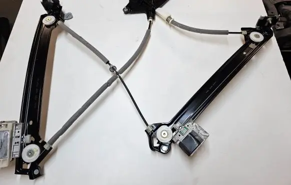 Ford Mustang VI Front door electric window regulator G22251103LH C22247104LH