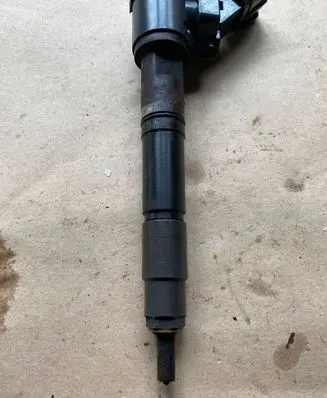 Volvo V40 Fuel injector VEA132370010CAA 11R52395