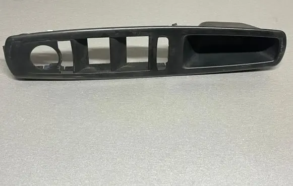 Renault Megane III Front door window switch trim 