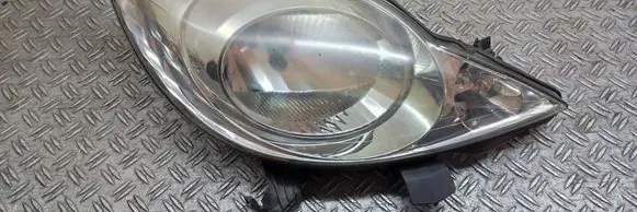 Peugeot 107 Headlight/headlamp 811500H030