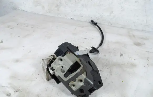 Ford Fiesta Front door lock AM5A-U21812-BE