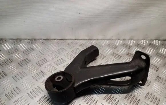 Jeep Patriot Engine mounting bracket 