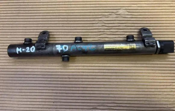 Mercedes-Benz E W212 Fuel main line pipe A6420702695 0281002672