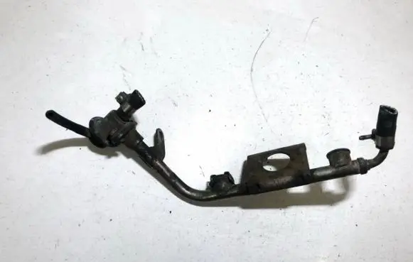 Subaru Legacy Fuel main line pipe 17522aa482 a46701d17