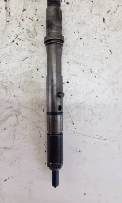 Audi A6 S6 C5 4B Fuel injector 059130201G