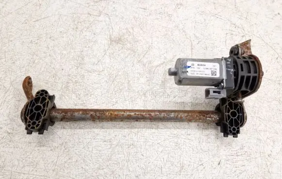 Ford Escape III Seat adjustment motor P13191768 P13191768AC 0390207046