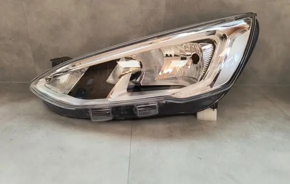 Ford Focus Headlight/headlamp JX7B-13W030-AE