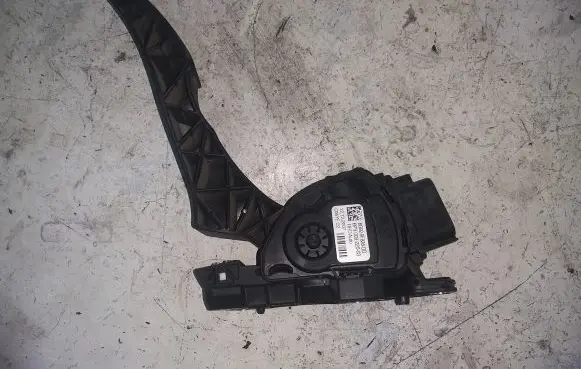 Volvo S80 Accelerator throttle pedal 6G929F836DD