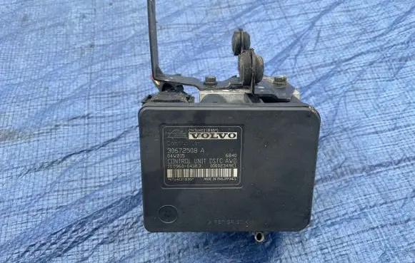 Volvo V50 ABS Pump 30672508A 00002349E1 10096004183